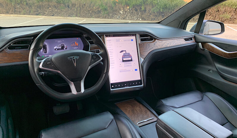 Tesla Model X 100D con Ap2.5 y 6 plazas lleno