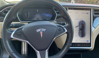 Tesla Model S 85 con Autopilot lleno
