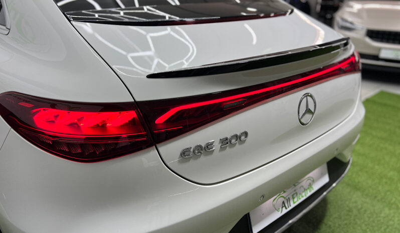Mercedes Benz EQE 300 lleno