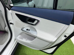 Mercedes Benz EQE 300 lleno