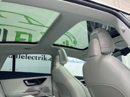 Mercedes Benz EQE 300 lleno