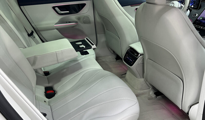 Mercedes Benz EQE 300 lleno