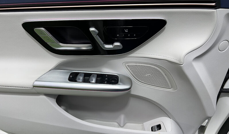 Mercedes Benz EQE 300 lleno