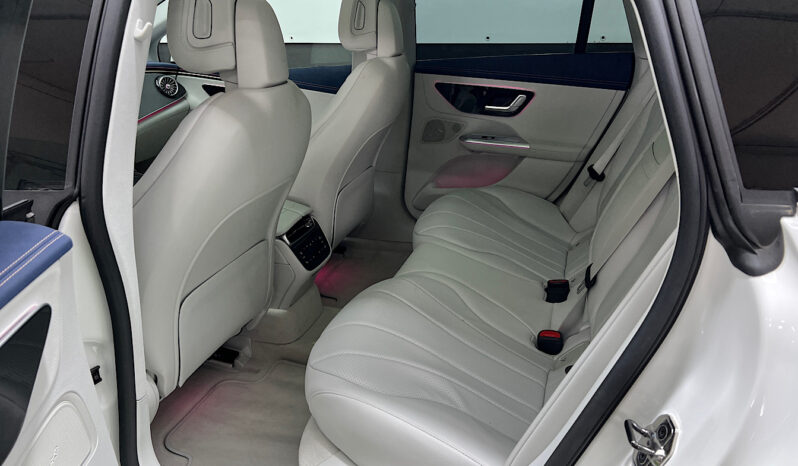 Mercedes Benz EQE 300 lleno