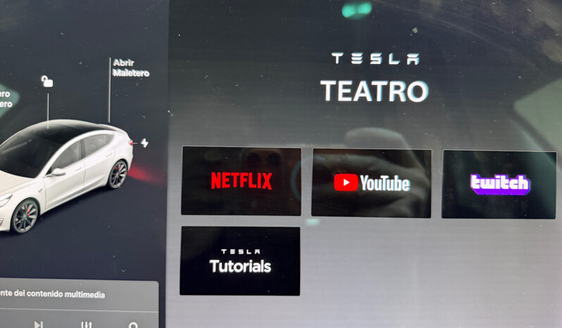 Tesla Model 3 Performance con FSD lleno