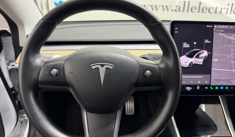 Tesla Model 3 Performance con FSD lleno