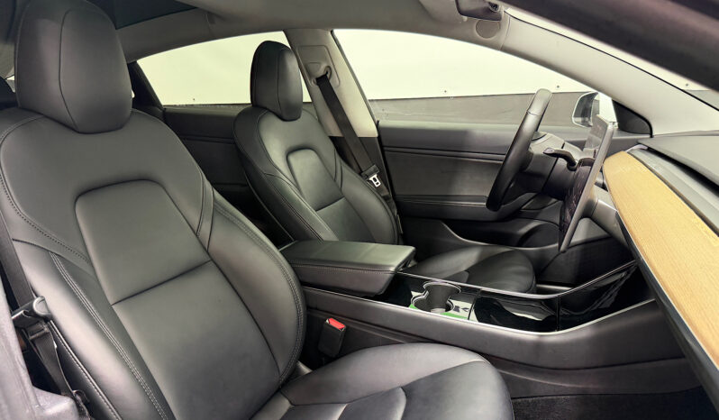 Tesla Model 3 Performance con FSD lleno