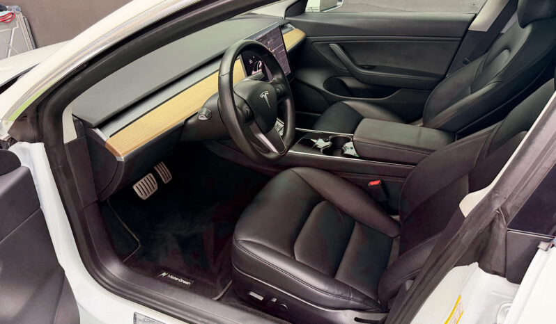 Tesla Model 3 Performance con FSD lleno