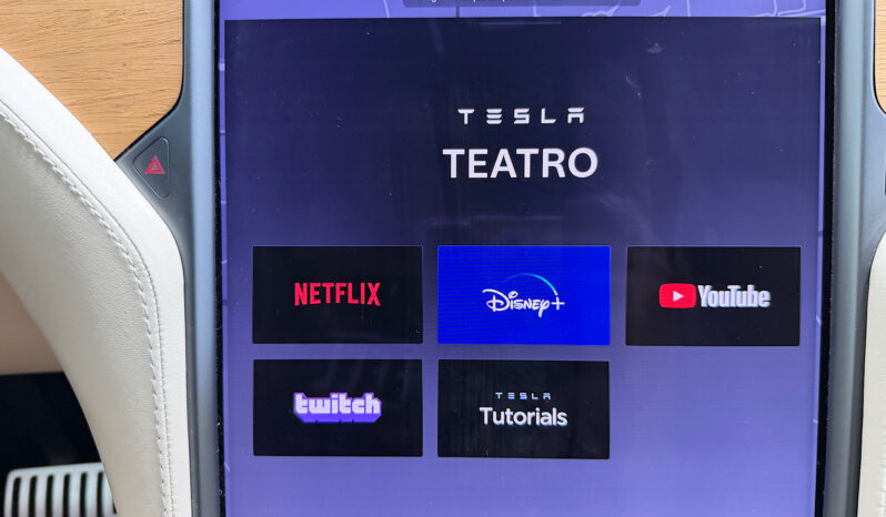 Tesla Model X Raven Gran Autonomia lleno
